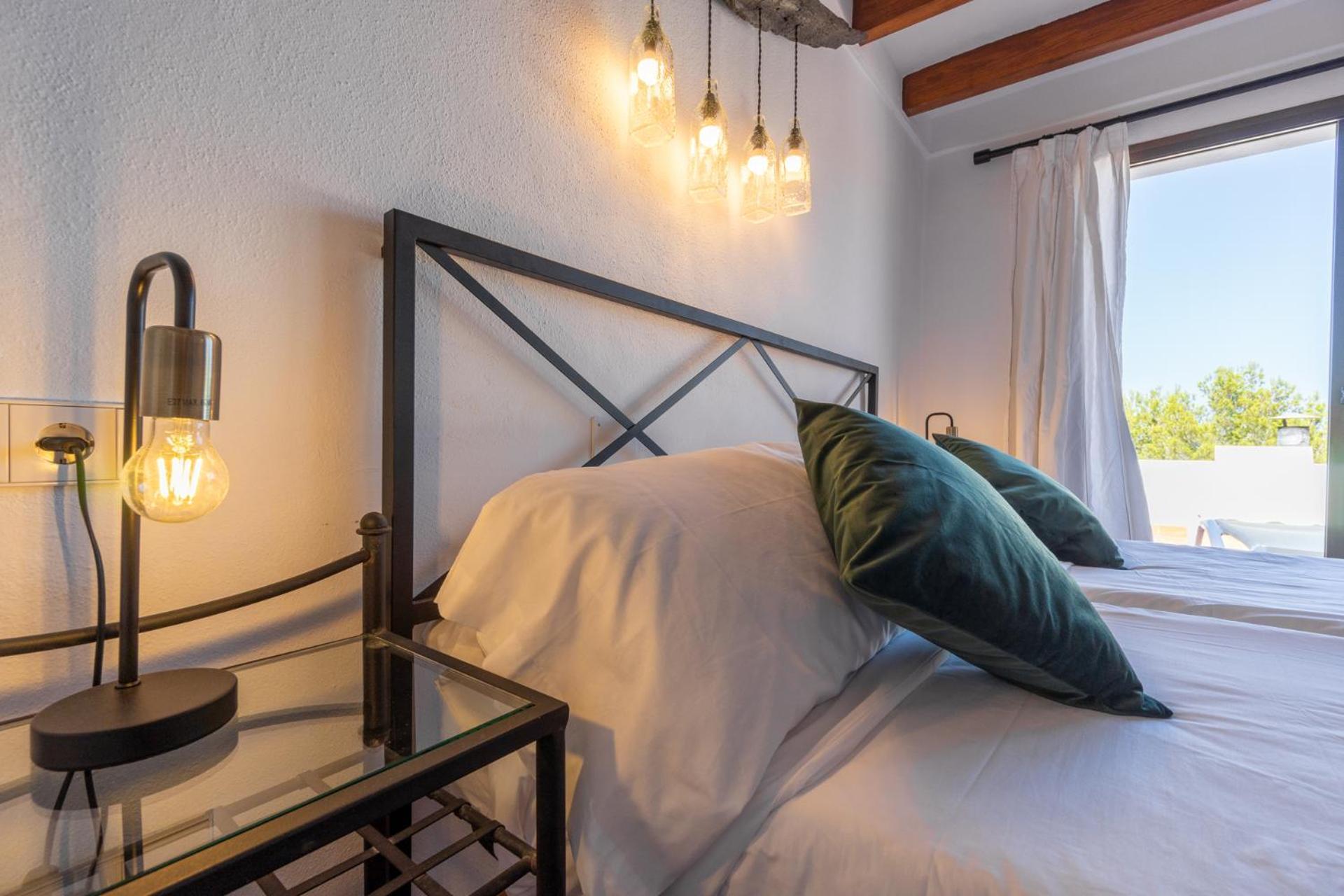 Hostal Restaurante Pou des Lleó Sant Carles de Peralta Quarto foto