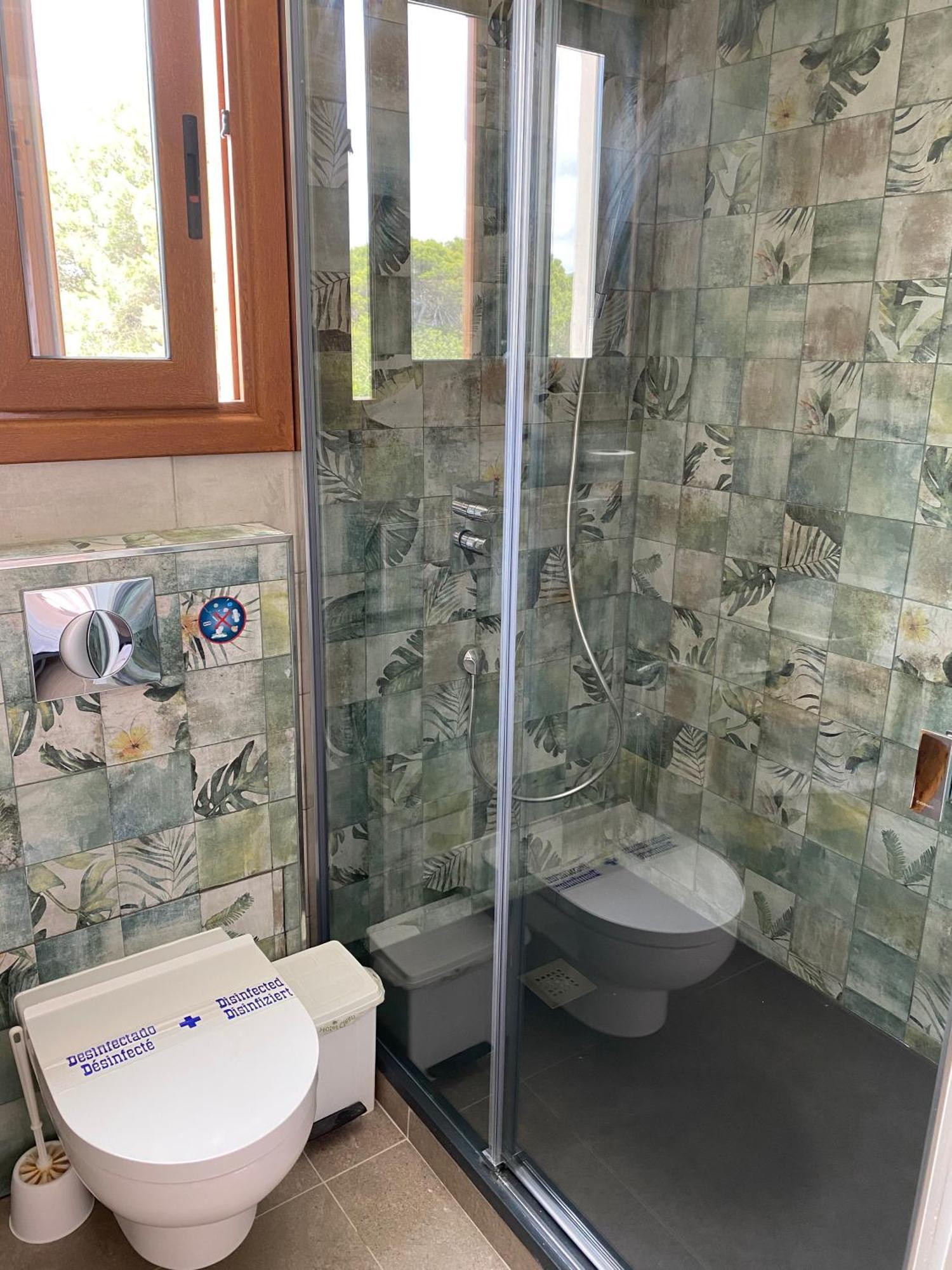 Hostal Restaurante Pou des Lleó Sant Carles de Peralta Quarto foto